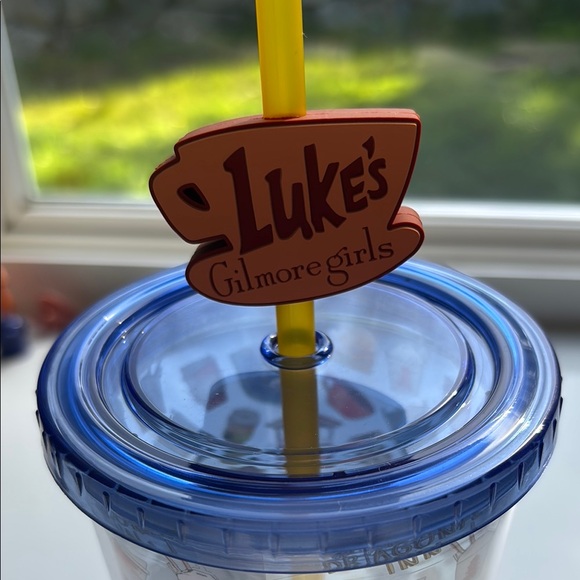 Luke's Diner Blue Tumbler - Picture 5 of 6